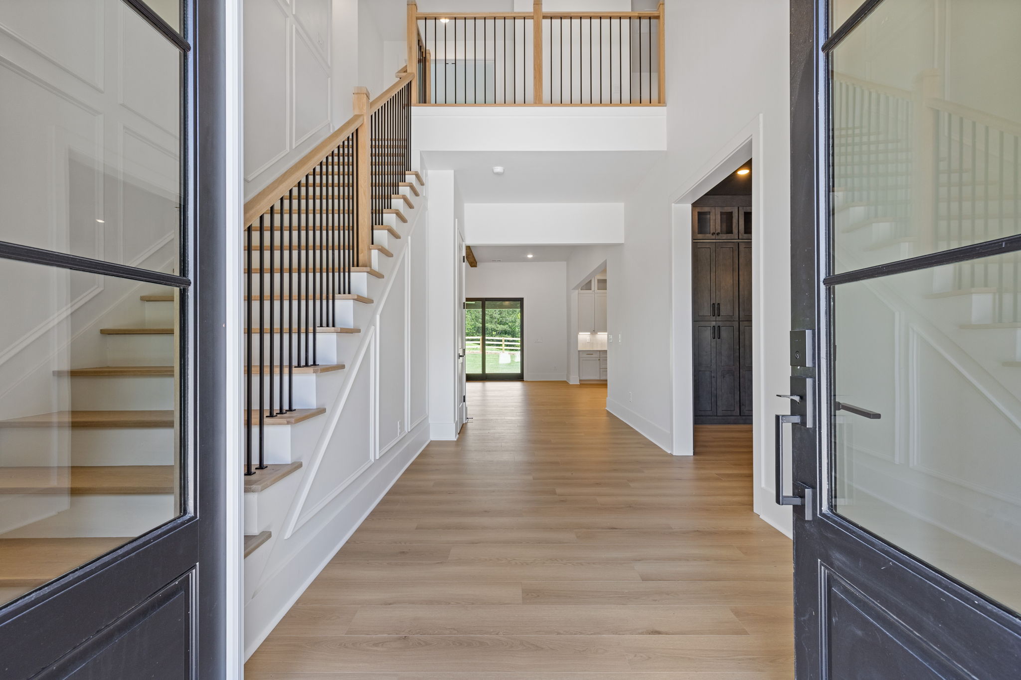 Grand foyer — Ivy District Homes